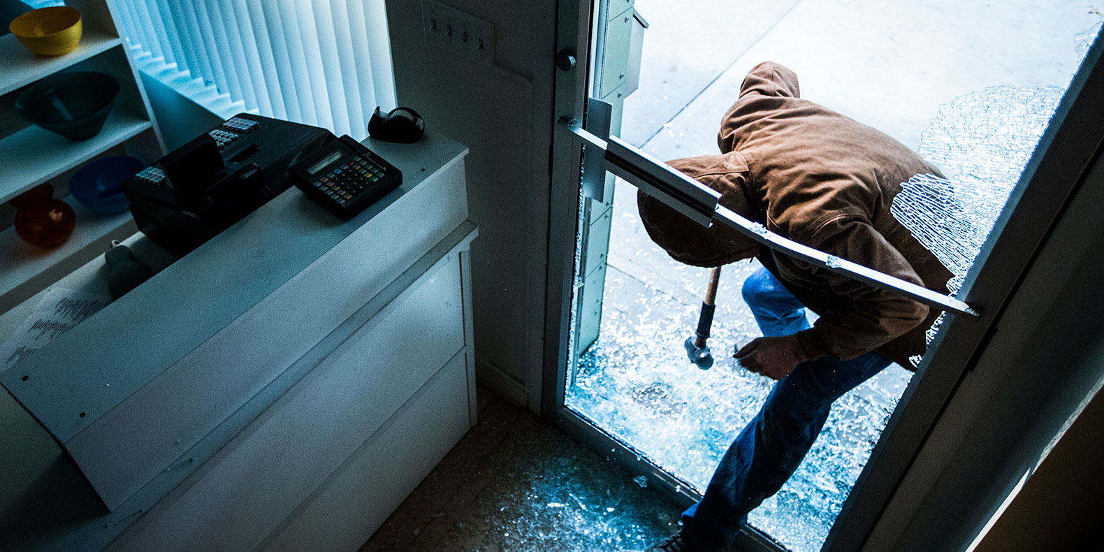 5 Effective Strategies to Prevent Smash and Grab Robberies